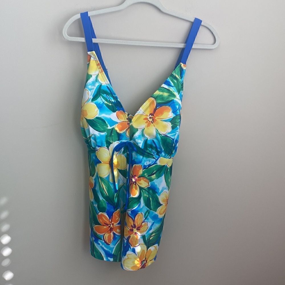 Ocean Dream Floral Swimsuit Top 26W